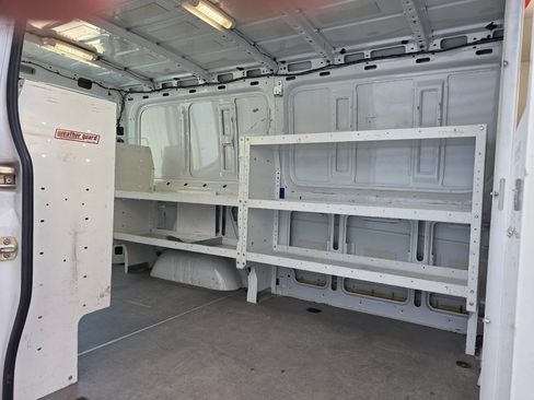 Used 2016 Mercedes-Benz Sprinter 2500 image 25