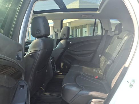 Used 2020 Buick Envision Essence w/ Experience Buick Package FWD image 12