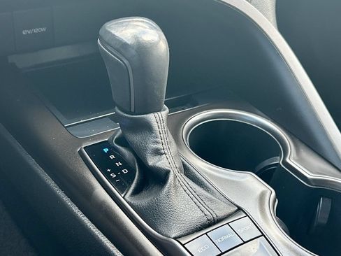 Used 2023 Toyota Camry SE FWD image 15