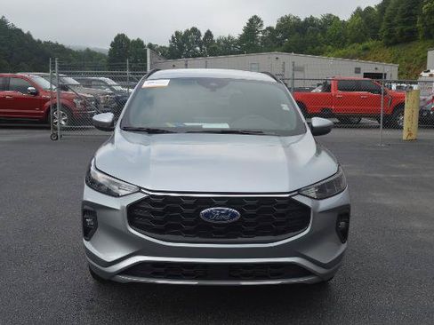 Certified 2023 Ford Escape ST-Line Select w/ Tech Pack #1 AWD/4WD image 3