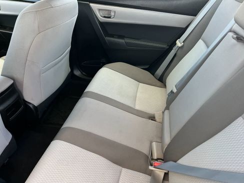 Used 2018 Toyota Corolla LE FWD image 5