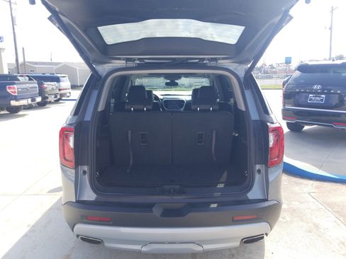 Used 2023 GMC Acadia SLT w/ Technology Package image 13