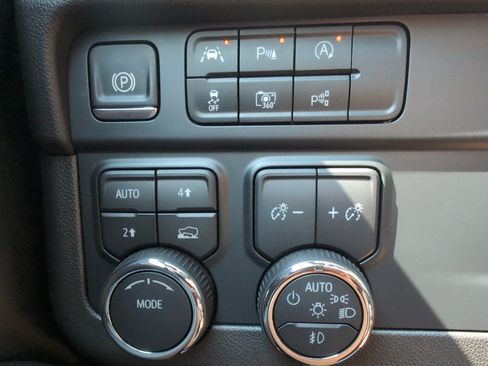 Used 2025 Chevrolet Tahoe RST w/ Comfort Package AWD/4WD image 39