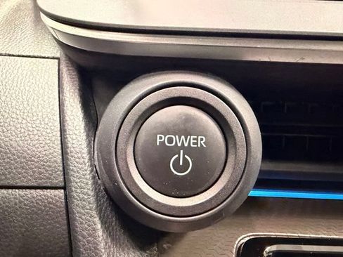 Used 2024 Toyota Prius XLE FWD image 29