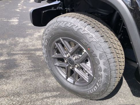 New 2026 Jeep Gladiator Sport AWD/4WD image 2