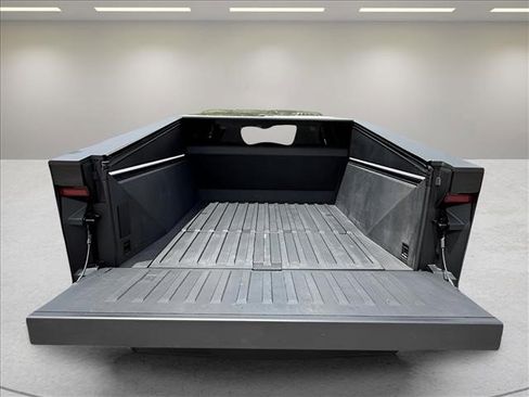 Used 2024 Tesla Cybertruck AWD Crew Cab image 19