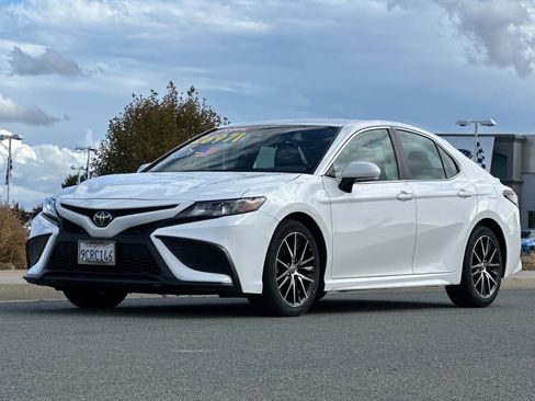 Used 2023 Toyota Camry SE image 8