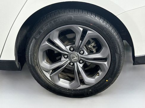 Used 2023 Honda Accord EX image 9