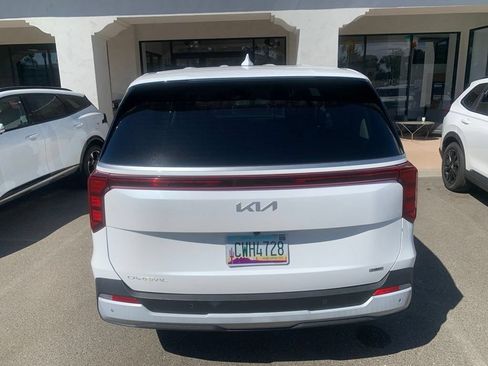 Certified 2026 Kia Carnival LXS FWD image 7