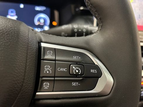 Used 2023 Jeep Compass High Altitude AWD/4WD image 22