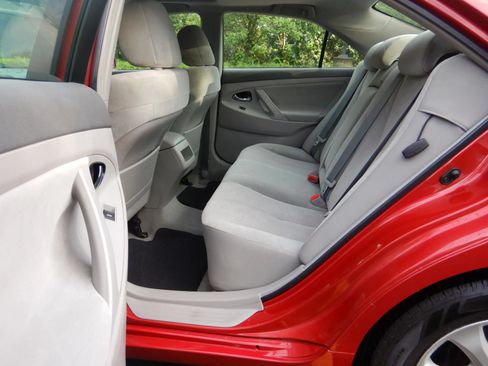 Used 2011 Toyota Camry LE w/ LE Extra-Value Pkg FWD image 16