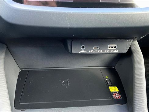 Used 2025 Subaru Forester Sport image 27