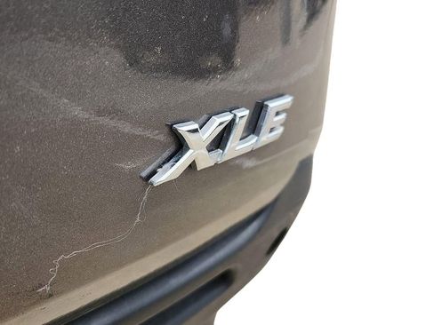 Used 2021 Toyota Sienna XLE image 30