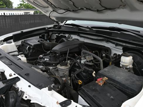 Used 2020 Toyota Tacoma SR5 RWD image 16