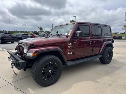 Used 2022 Jeep Wrangler Unlimited Sahara w/ LED Lighting Group AWD/4WD image 3