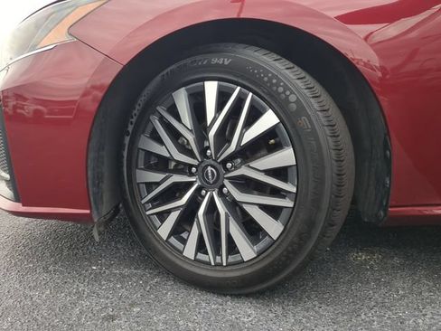 Used 2024 Nissan Altima 2.5 SV FWD image 34