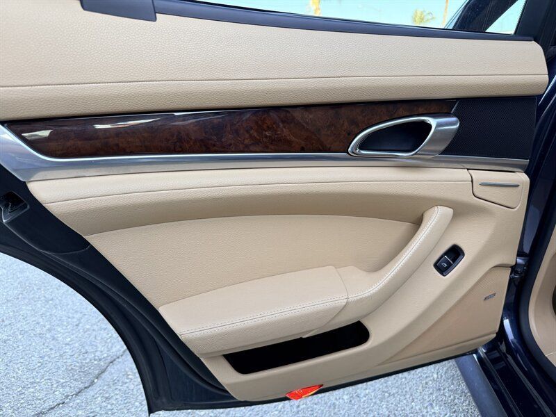 Used 2013 Porsche Panamera S RWD image 23