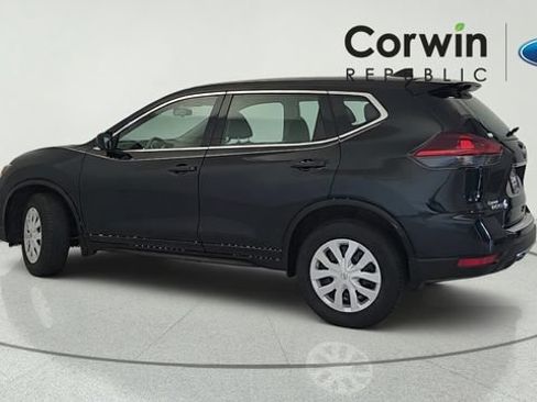 Used 2018 Nissan Rogue S AWD/4WD image 3