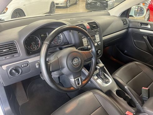 Used 2010 Volkswagen Jetta Limited Edition FWD image 36