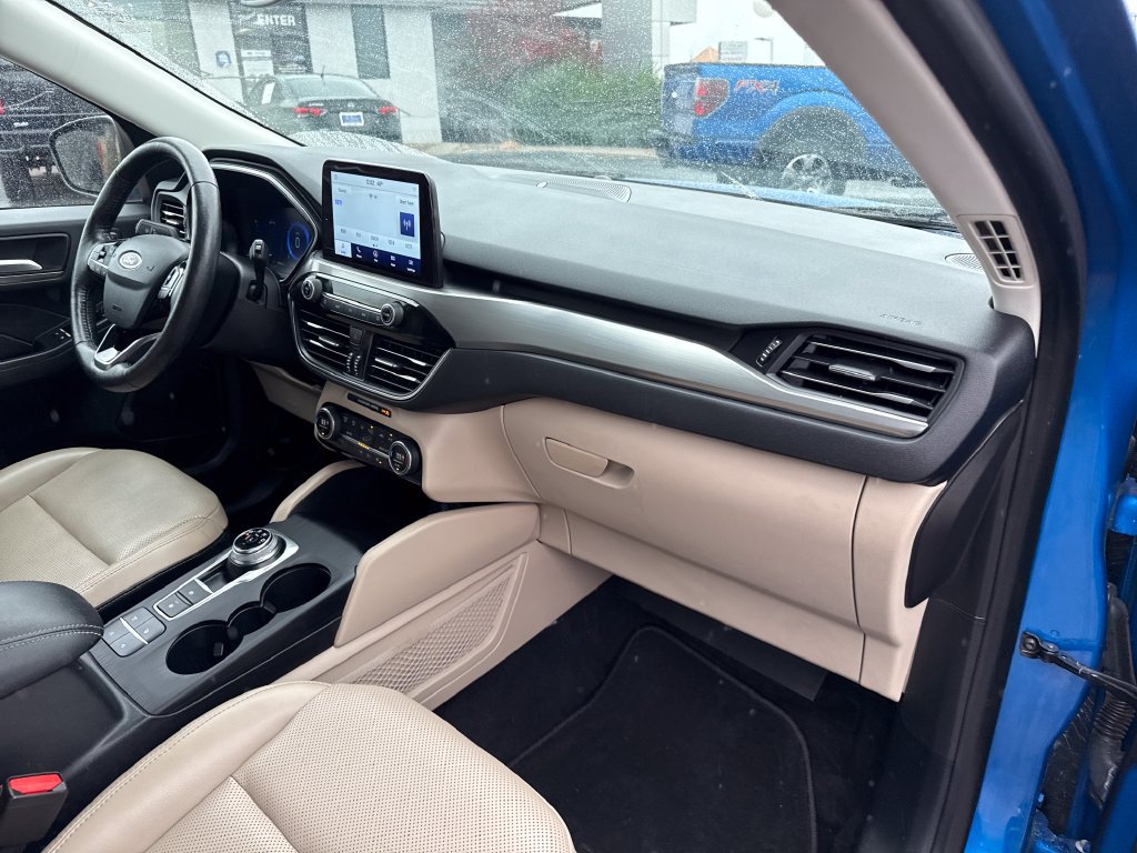 Used 2021 Ford Escape Titanium AWD/4WD image 30