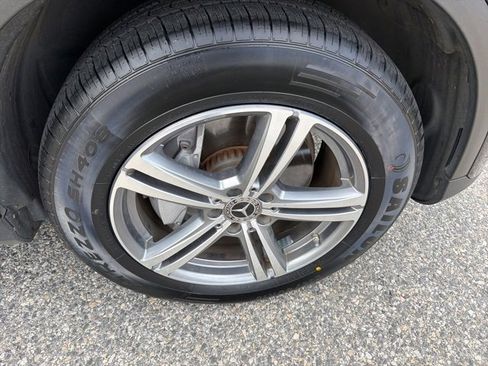 Used 2021 Mercedes-Benz GLC 300 4MATIC image 17