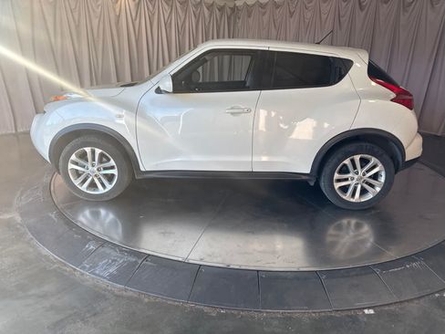Used 2014 Nissan Juke S FWD image 8