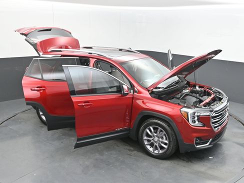 Used 2023 GMC Terrain SLT w/ Tech Package FWD image 40