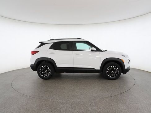 Used 2022 Chevrolet TrailBlazer LT w/ Convenience Package image 23