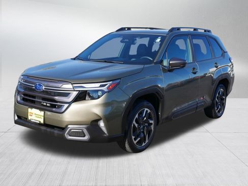 Used 2025 Subaru Forester Limited w/ Popular Package #2 image 3