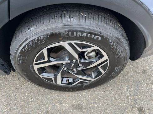 Used 2025 Kia Sportage LX image 30