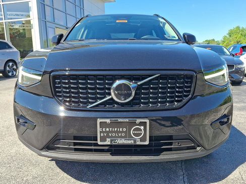Certified 2025 Volvo XC40 B5 Ultra AWD/4WD image 2