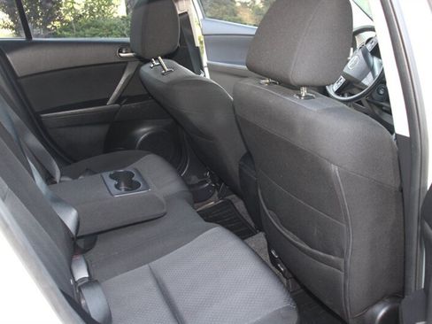 Used 2010 MAZDA MAZDA3 i Touring FWD image 6