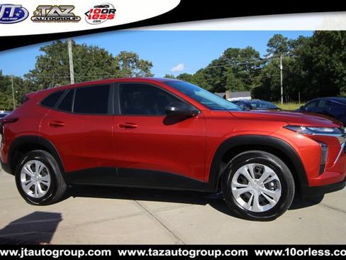 Used 2024 Chevrolet Trax LS FWD image 8