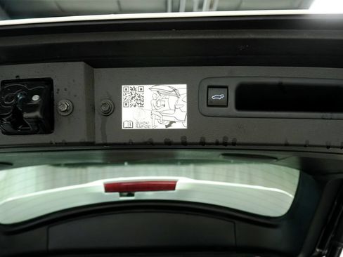 Used 2021 Toyota Highlander Platinum AWD/4WD image 7