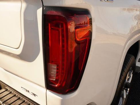 Used 2023 GMC Sierra 1500 SLT w/ SLT Premium Package image 40