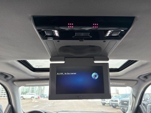 Used 2020 Cadillac Escalade ESV Premium Luxury w/ LPO, Radiant Package image 22