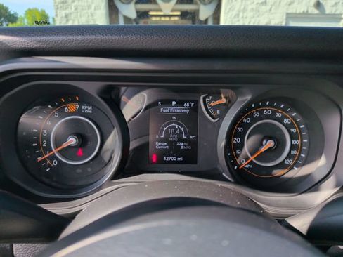 Used 2024 Jeep Wrangler Unlimited Sport AWD/4WD image 17
