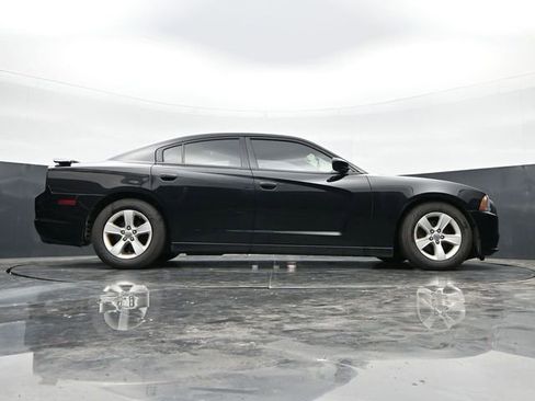 Used 2012 Dodge Charger SE RWD image 24