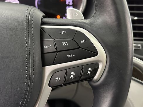 Used 2018 Jeep Grand Cherokee Summit image 23