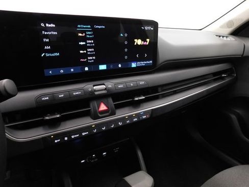 Used 2025 Kia K4 LXS image 27