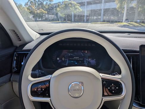 New 2026 Volvo XC90 B6 Ultra w/ Protection Package Premier image 36