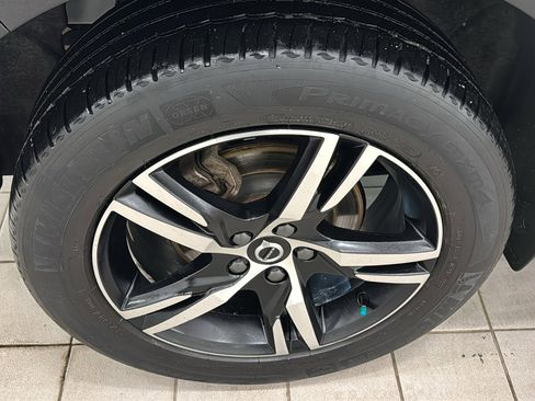 Certified 2023 Volvo XC40 B5 Core w/ Protection Package Premier image 29