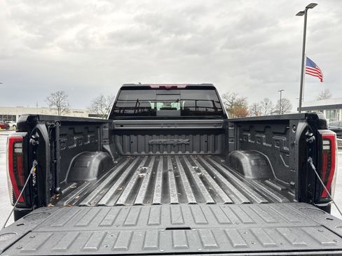 Used 2024 GMC Sierra 2500 AT4X image 34