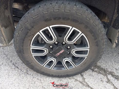 Used 2022 GMC Sierra 2500 AT4 image 4