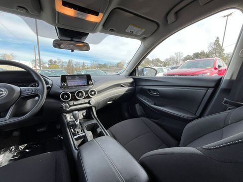 Used 2025 Nissan Sentra S image 33