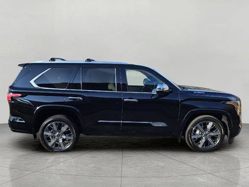 Used 2024 Toyota Sequoia Capstone image 7