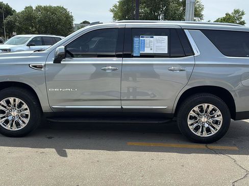 Certified 2025 GMC Yukon Denali AWD/4WD image 4