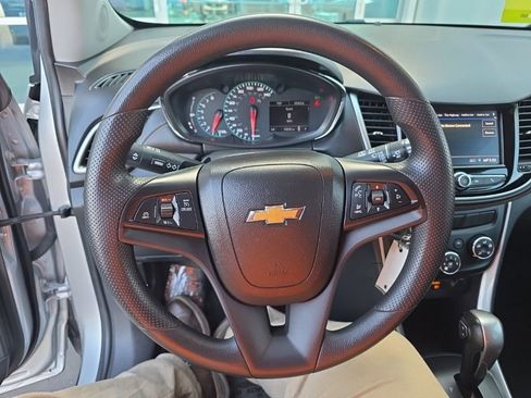 Used 2022 Chevrolet Trax LT image 16