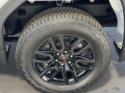 Used 2026 GMC Sierra 1500 Elevation w/ Elevation Select Package AWD/4WD image 7