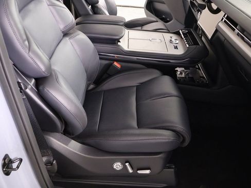 New 2025 Lincoln Navigator Reserve w/ Jet Appearance Package AWD/4WD image 14